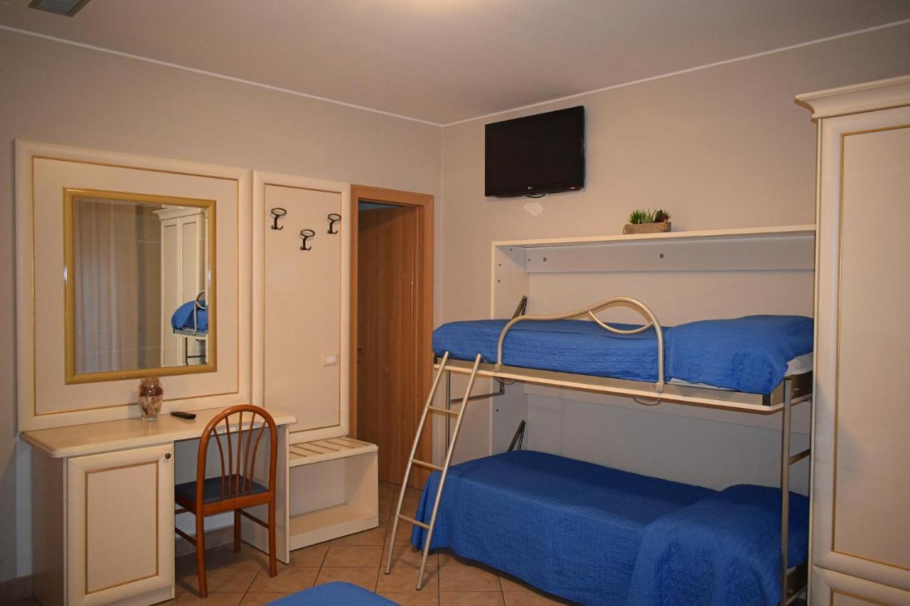 Hotel Donau Rimini Kültér fotó