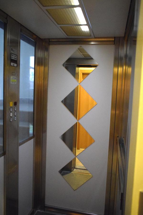 Hotel Donau Rimini Kültér fotó