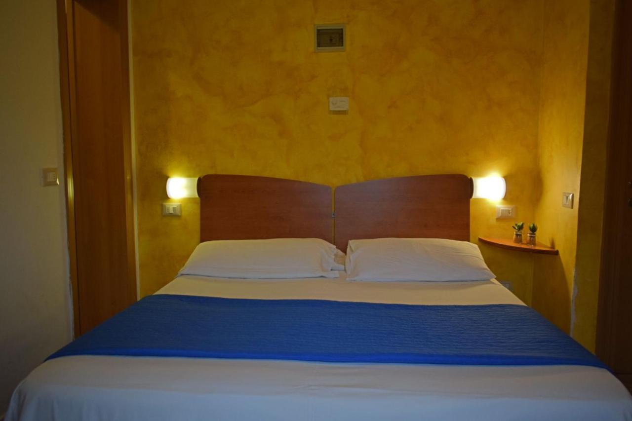 Hotel Donau Rimini Kültér fotó
